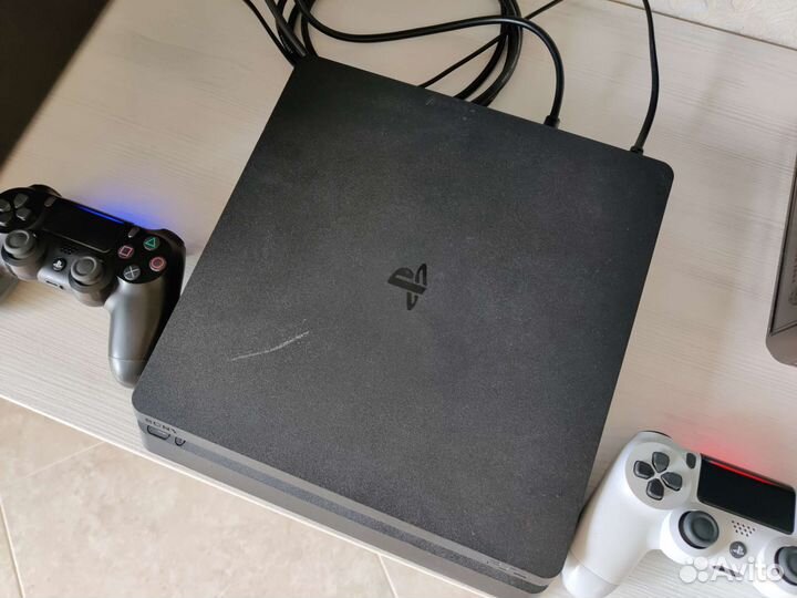 Sony PS4 slim