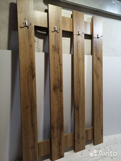 Вешалка настенная