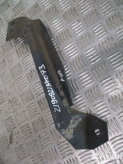 Кронштейн воздушного фильтра Mercedes-Benz A942528