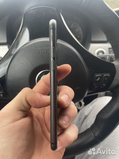 iPhone 8, 64 ГБ