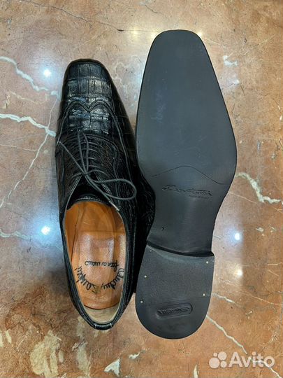 Туфли из кожи крокодила Santoni