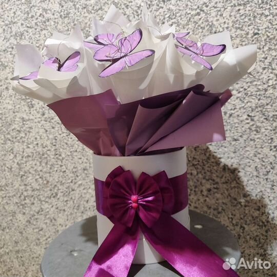 Светящийся букет из бабочек