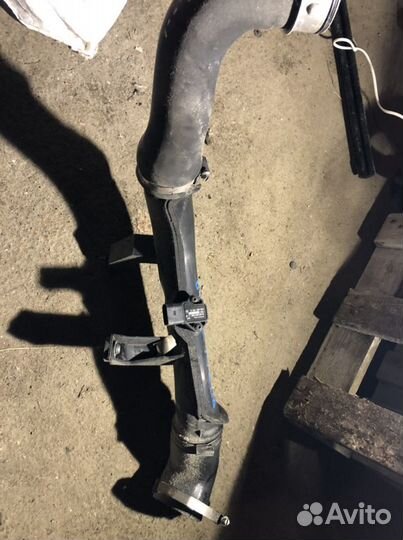 Volkswagen Passat B6 патрубок турбины