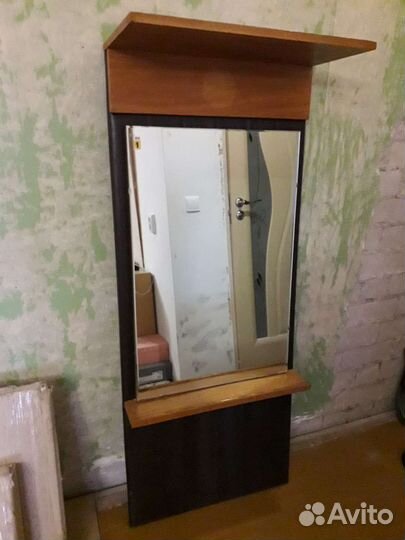 Вешалка прихожая