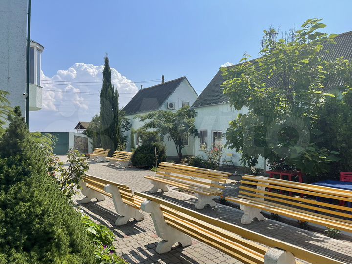 Дом 1000 м² на участке 8 сот.