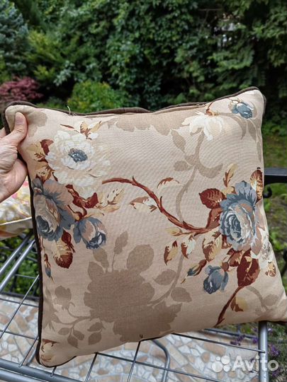 Коврик, подушки, белье