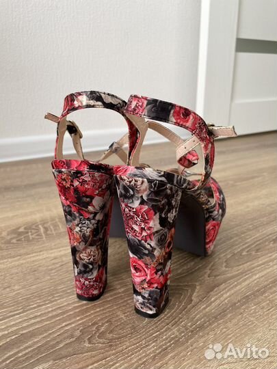 Босоножки Tulipano