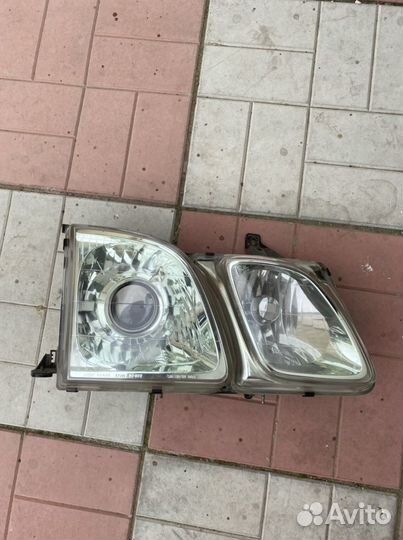 Фара правая на Lexus LX 470 J100 1998-2007