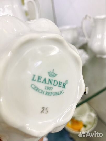 Фарфоровый чайный сервиз