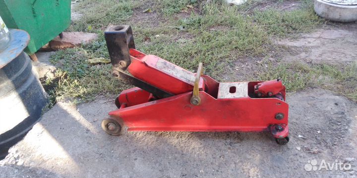 Домкрат гидравлика