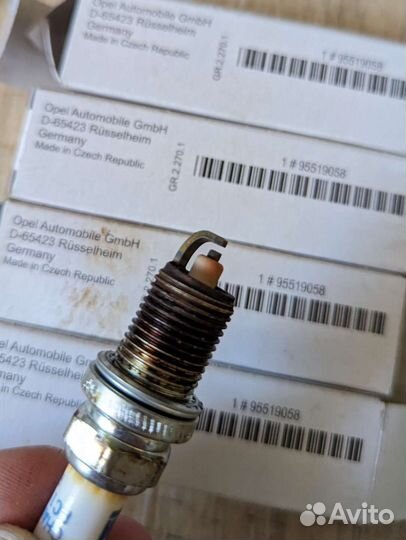 Свечи зажигания GM оригинал 95519058