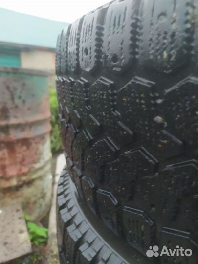 Yokohama Ice Guard Stud IG55 215/60 R16