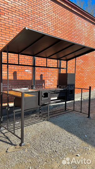 Мангальная зона с коптильней