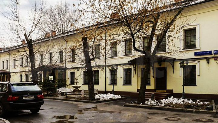 Продам здание, 1377 м²