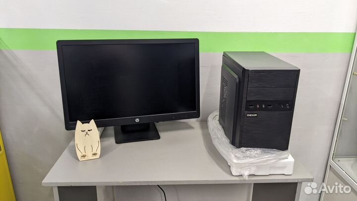 Intel i3 540, 8GB RAM, 128GB SSD, HD5450, 350W