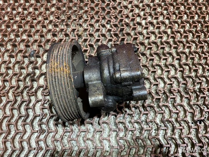 Насос гидроусилителя Соренто 1 D4CB Kia Sorento