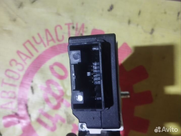 Моторчик стеклоподьемника левыи Pasta cc