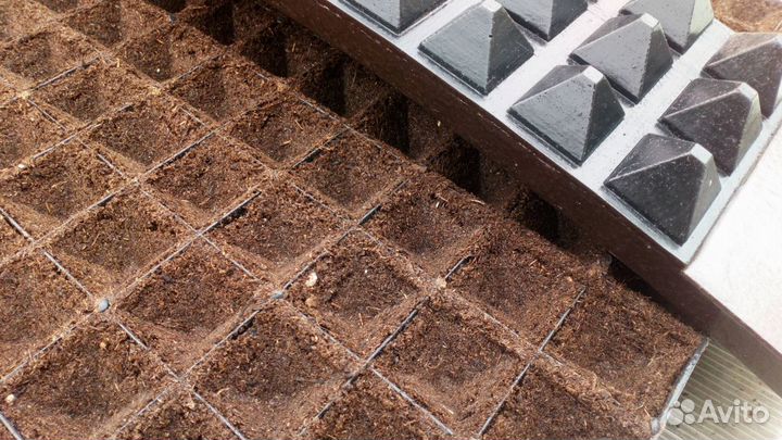 Пресс-маркер на кассеты для рассады 144