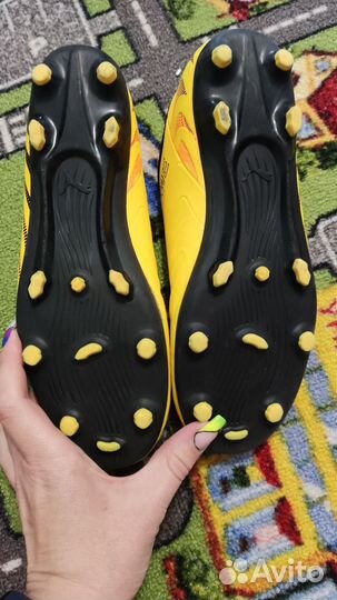 Футбольные бутсы puma
