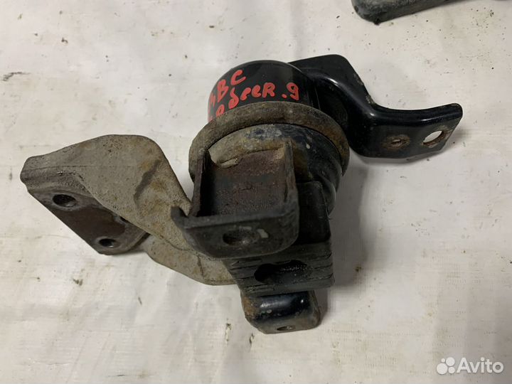 Подушка двигателя, МКПП Lancer 9