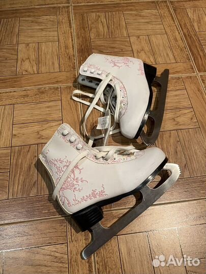 Коньки фигурные