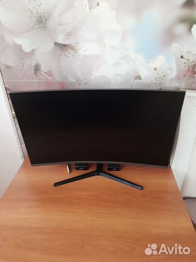 Продам игровой монитор Samsung 32 144 Герца