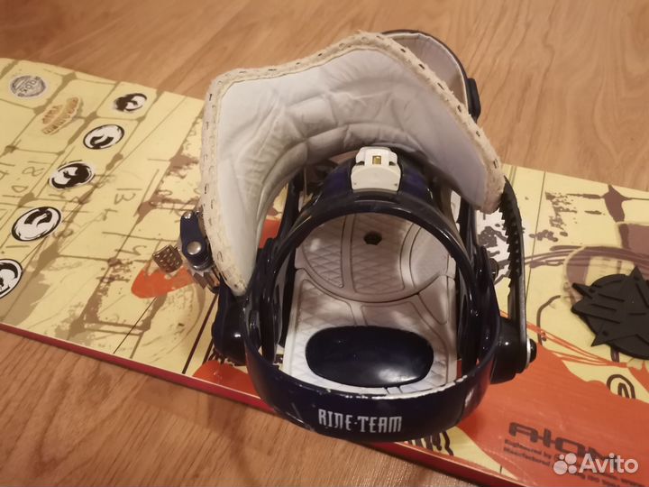 Сноуборд atom с креплениями