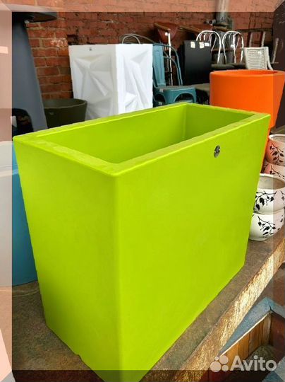 Кашпо для загородного дома