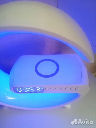 Светильник с радио