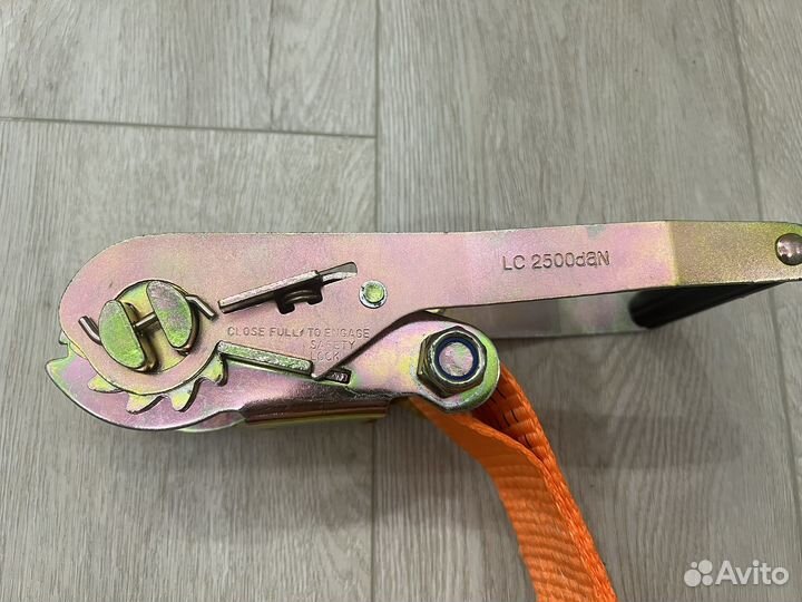 Стяжной ремень с трещеткой(храповик)и крюком