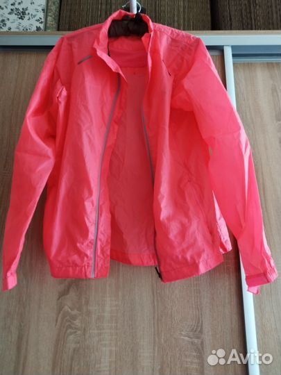 Ветровка женская