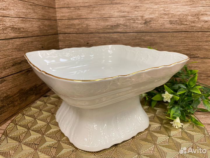 Салатник квадрат на ножке 