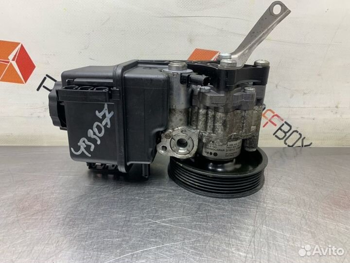 Насос гидроусилителя руля Mercedes C-Class W204