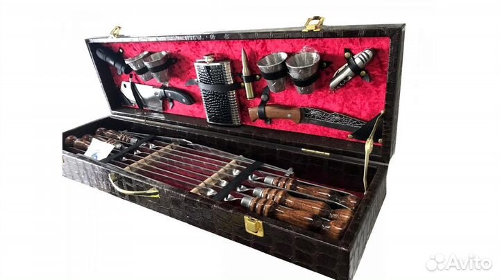 Набор шампуров в коробке из кож. зам