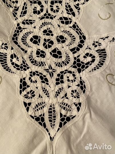 Винтажная скатерть с вышивкой