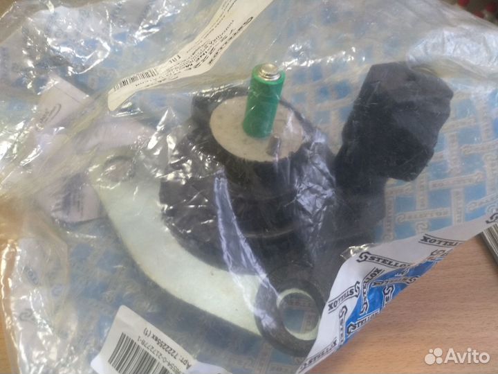 Подушка двигателя