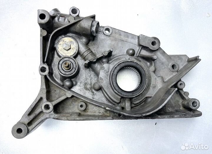 Мицубиси L300 Насос масляный