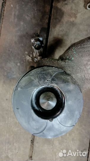 Поршень с шатуном Nissan yd22dd