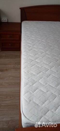 Кровать с матрасом 160х200 