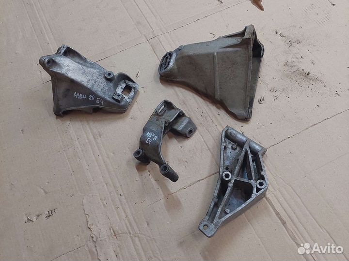 Кронштейн двигателя Audi 80 B4 B3 1988-1995