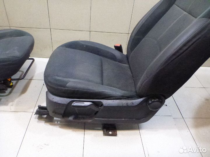 Сиденья передние Ford Focus 2