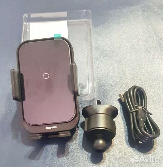 Автомобильное зарядное устройство для телефона