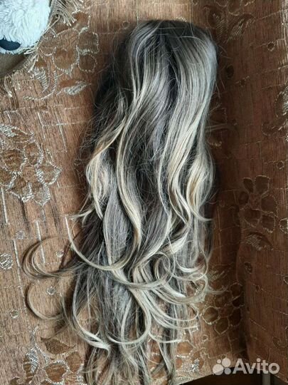 Волосы на заколках