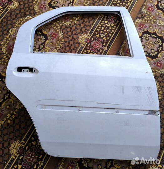 Дверь задняя правая renault logan 1