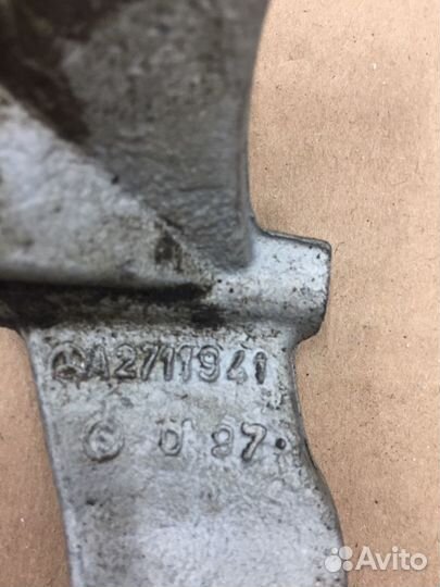 Кронштейн подвеса mercedes m271