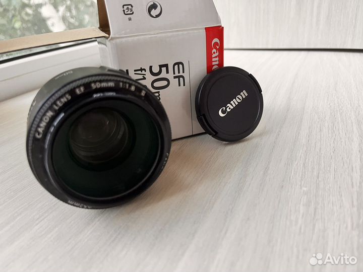 Объектив Canon EF 50mm f/1.8 II