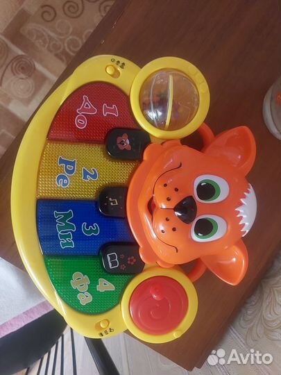 Продам музыкальную игрушку