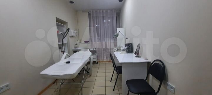 Кабинет в салоне красоты 12 м²