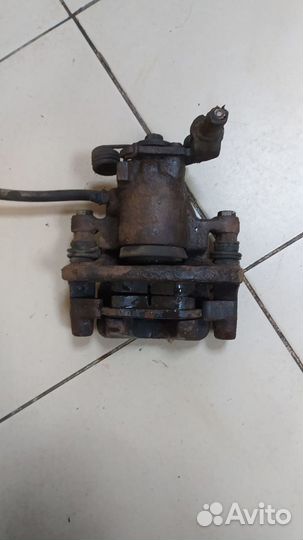 Суппорт задний правый Volvo S40