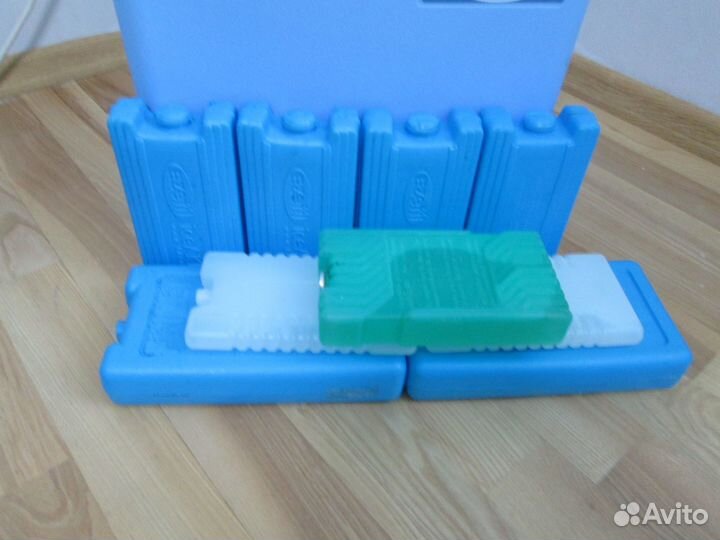 Автомобильный переносной холодильник,с аккумулятор